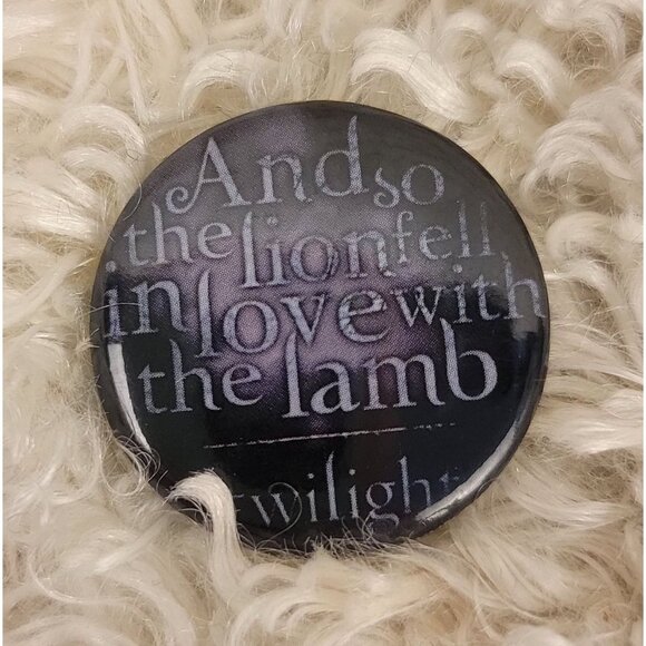 Collectible The Twilight Saga:  Twilight Movie Pins, Set of 6 - Picture 5 of 10